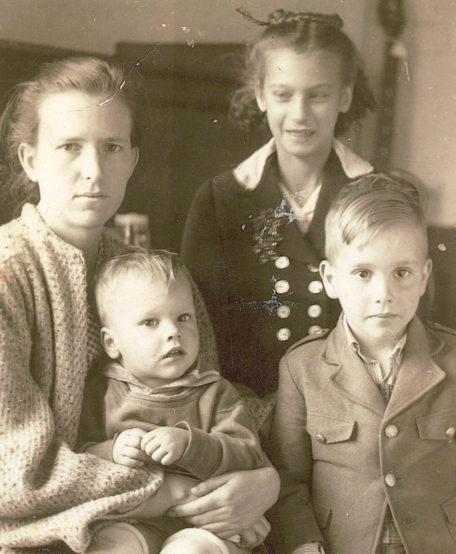 youngzorascan0011.jpg